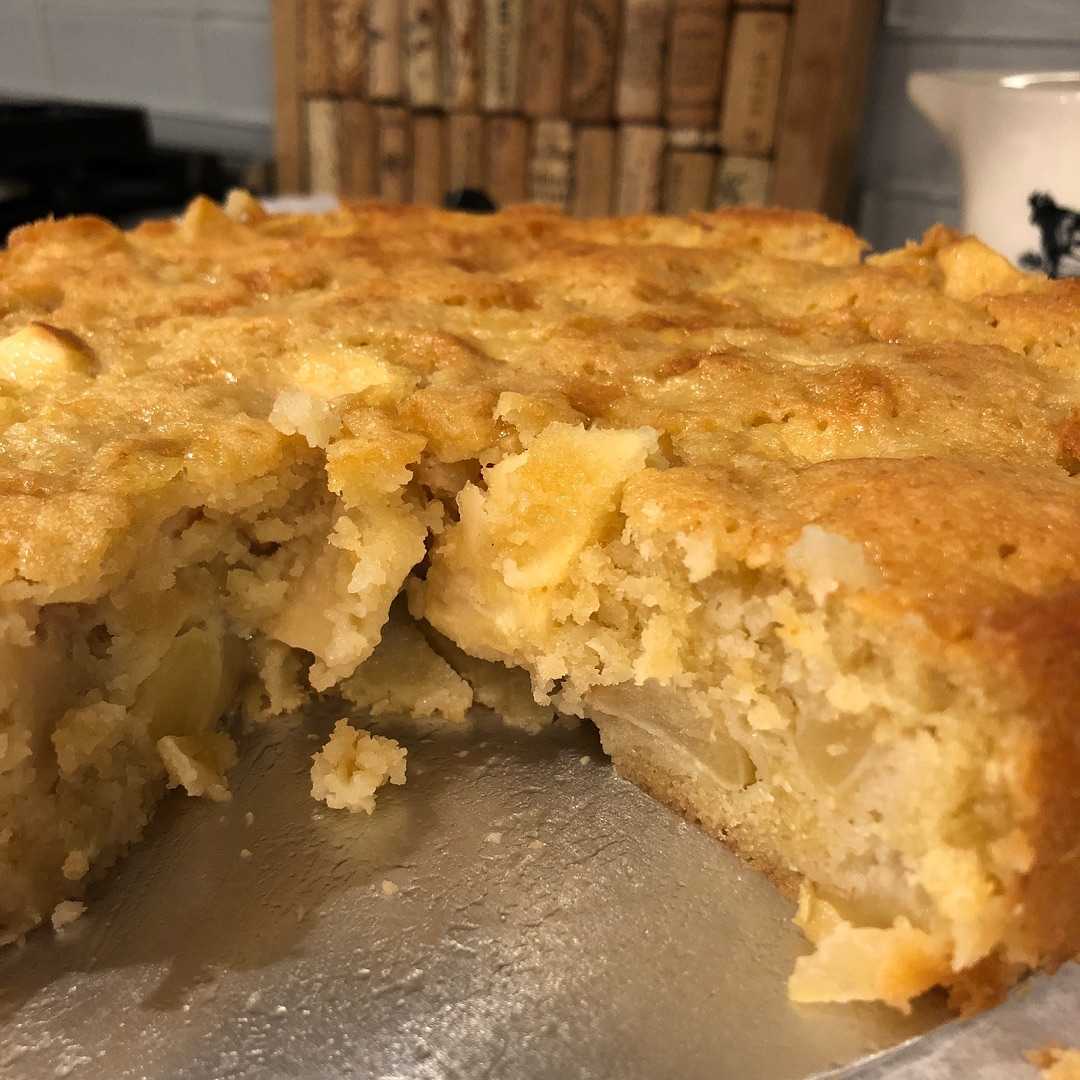 Marie-Hélène’s Apple Cake